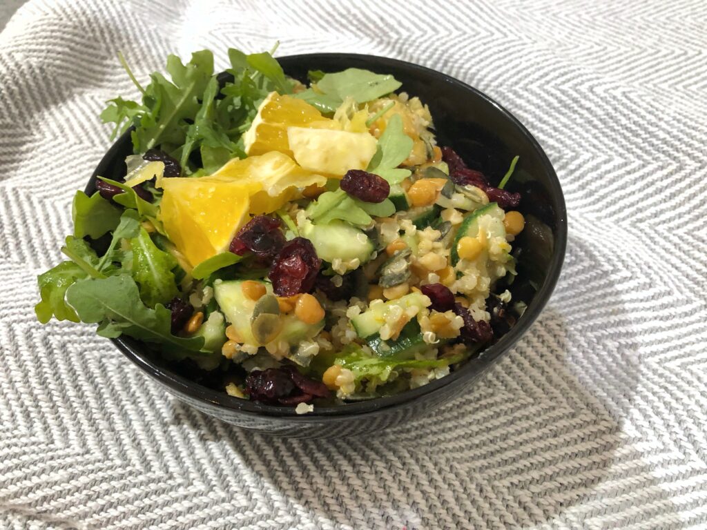 Salade de grains entiers faible en FODMAP