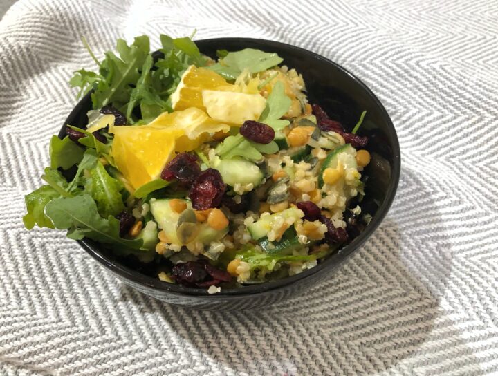 Salade de grains entiers faible en FODMAP